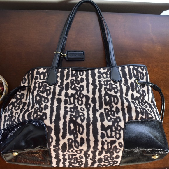 Coach Leopard Print Drawstring Shoulder Bag - Picture 2 of 8